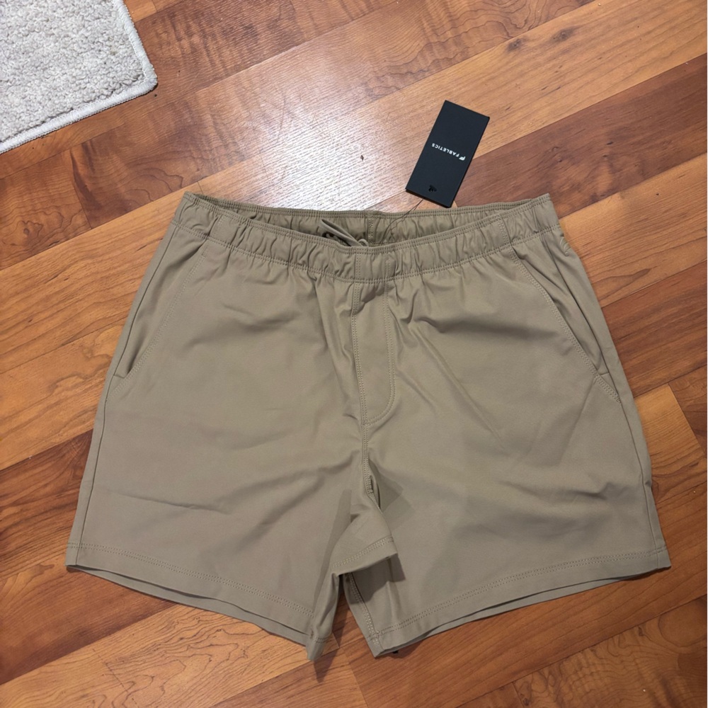 NWT Fabletics The Don Pull-On Short 6in Size M